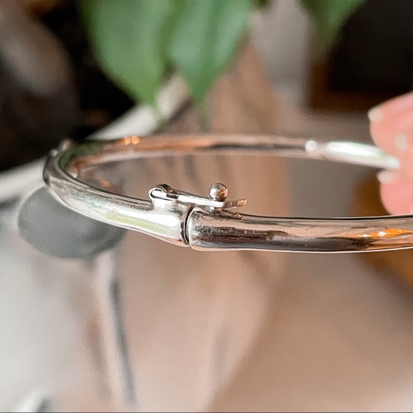 Kate Spade “I Do” hinged bangle bracelet - Picture 4 of 5